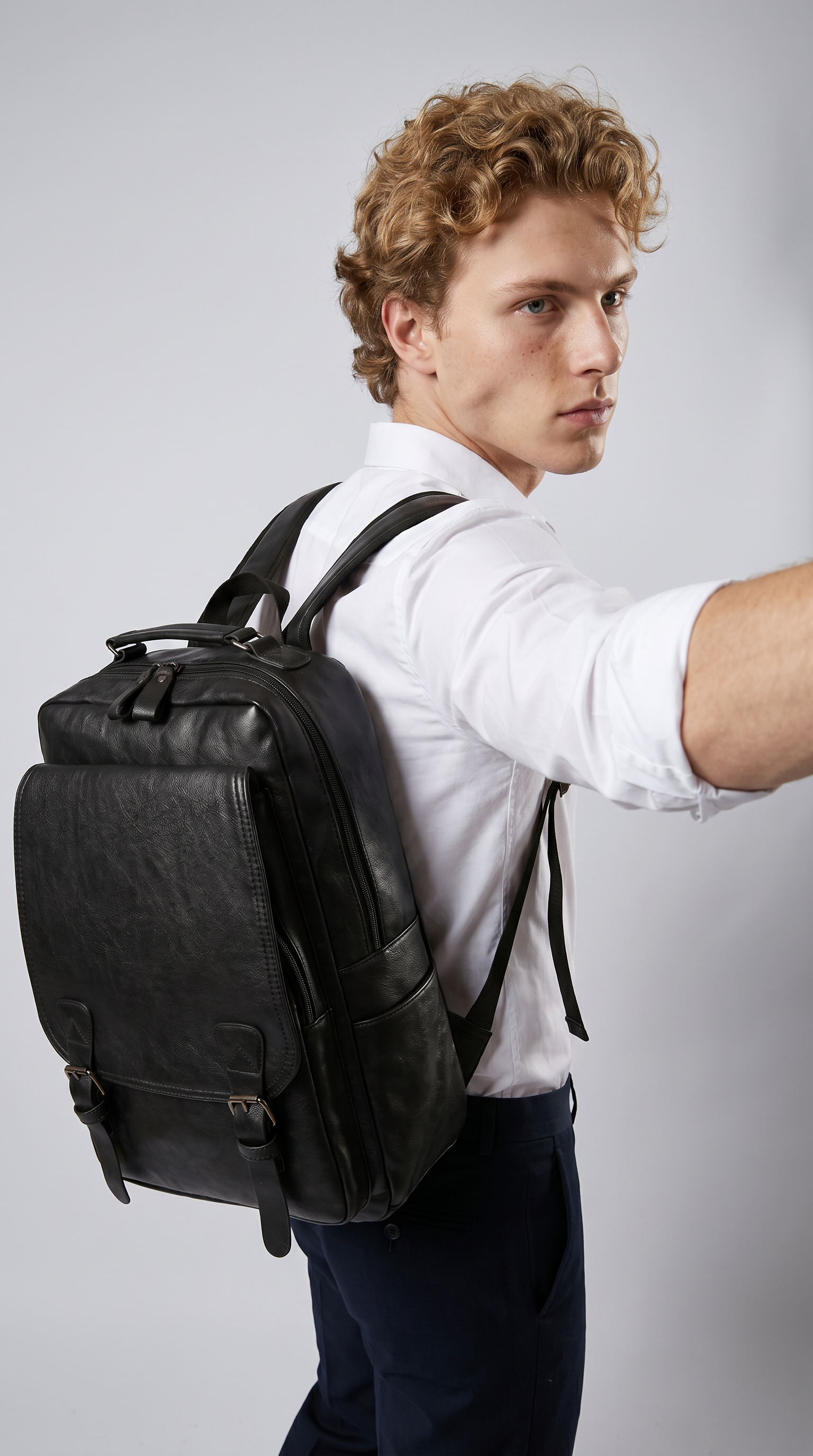 Men's Leather Backpack - Commander