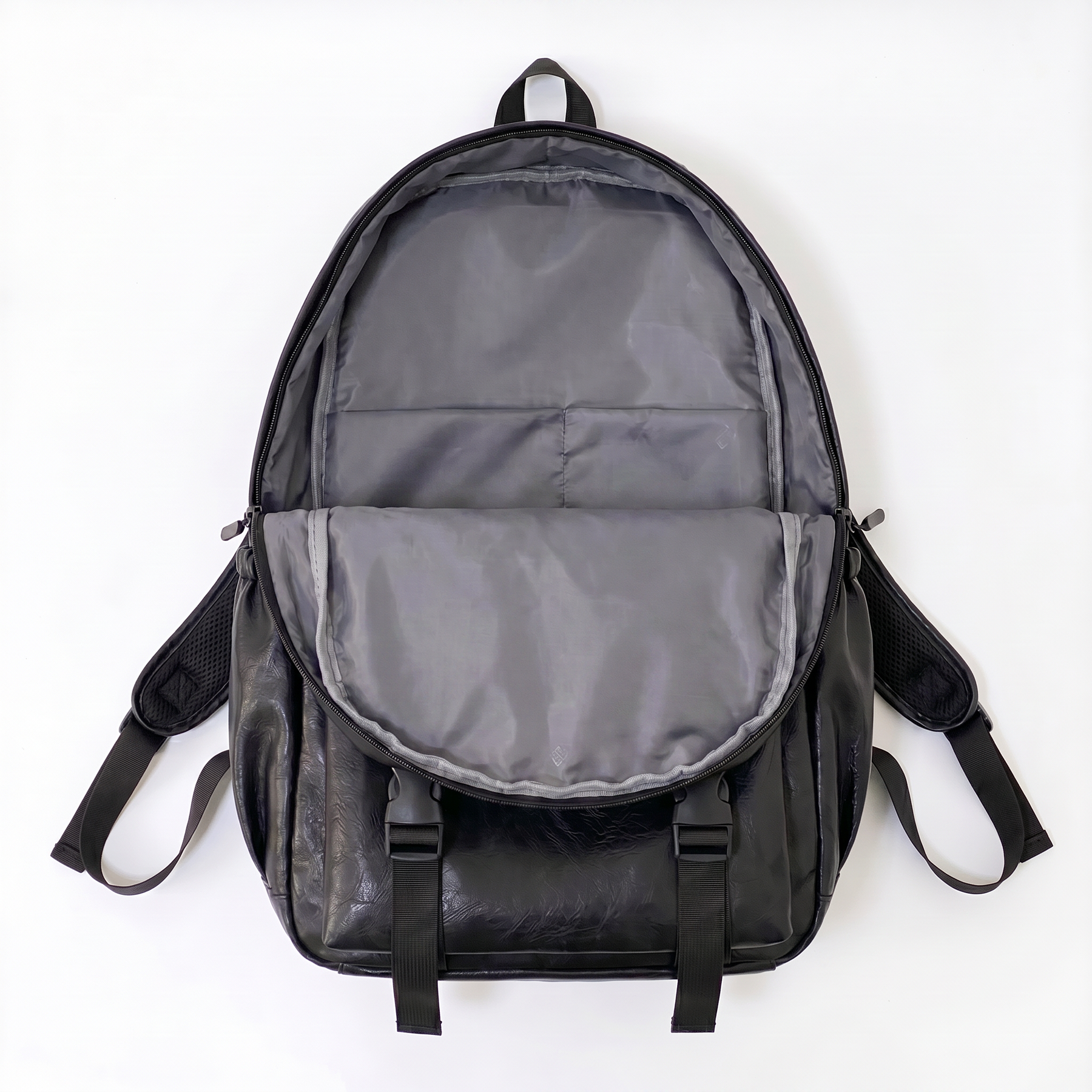 Men's Leather Backpack - Nocturne