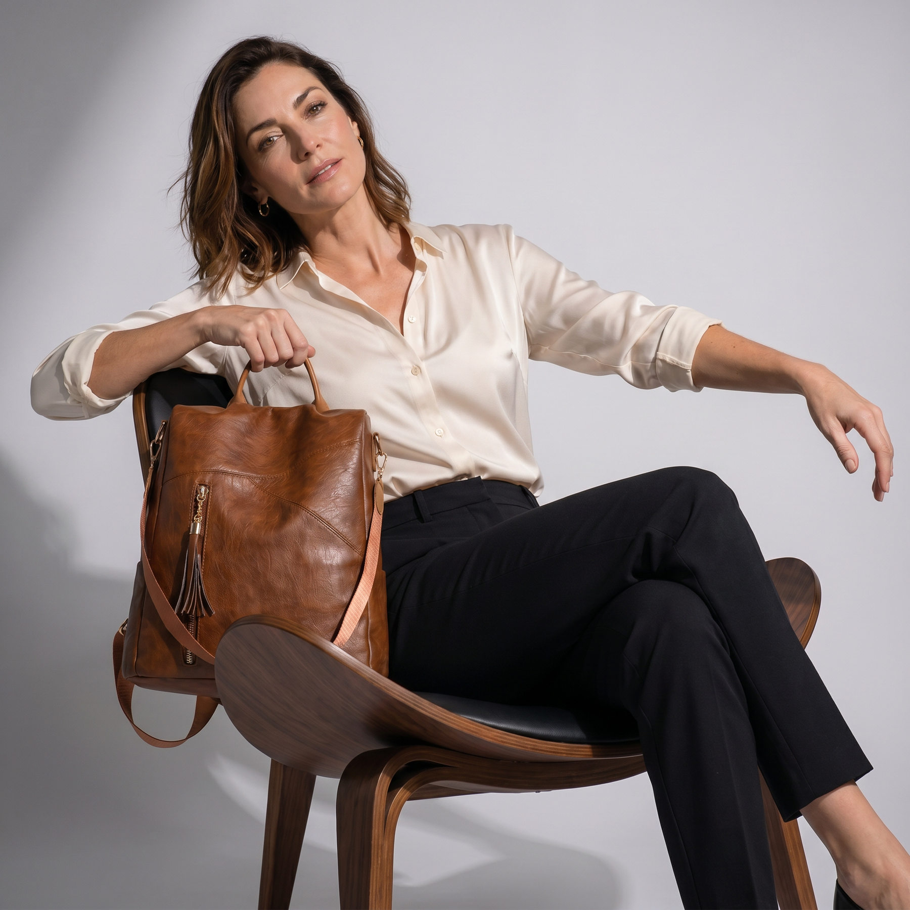 Women's Leather Backpack - Raquel