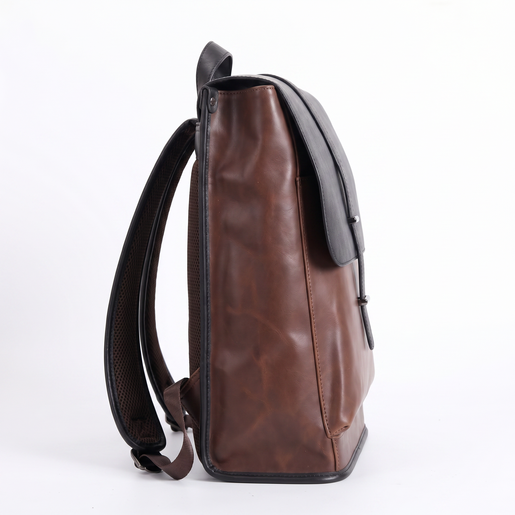 Men's Leather Backpack - Thornfield