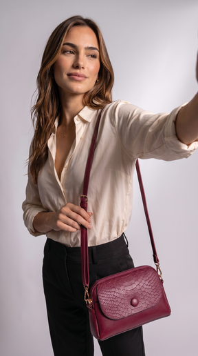 Women's Genuine Leather Shoulder Bag - Laura