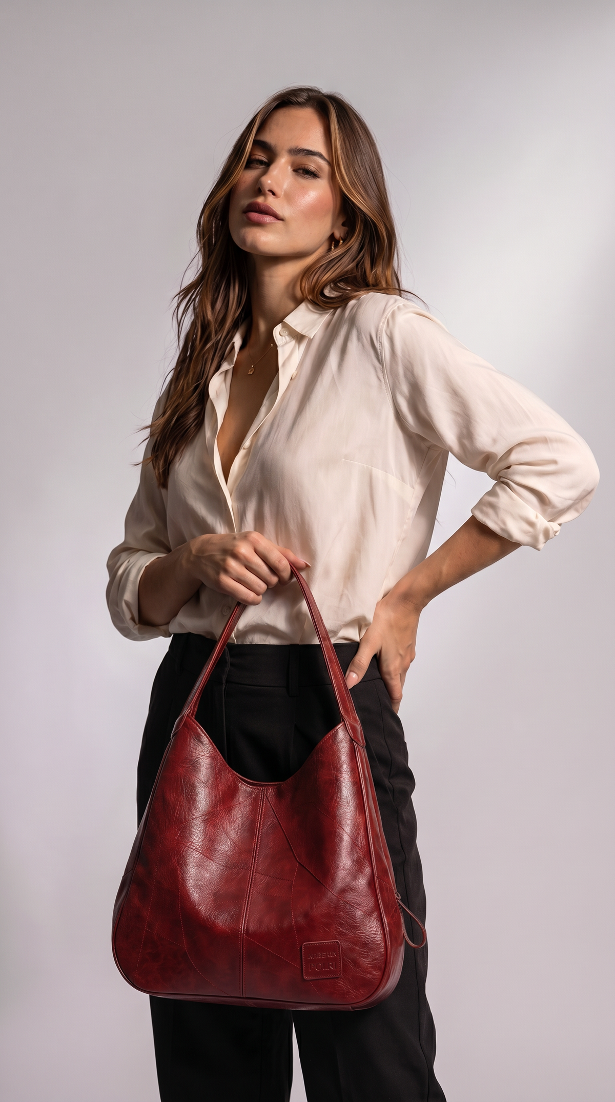 Women's Genuine Leather Hobo Bag - Berlim